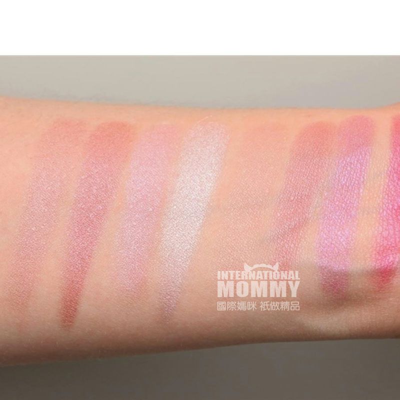 MAKEUP REVOLUTION 英國MAKEUP REVOLUTION 8色烘焙珠光腮紅盤 海外本土原版